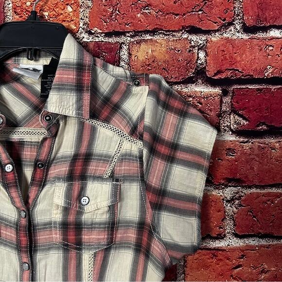 Women’s Harley Davidson button-down - Picture 4 of 8